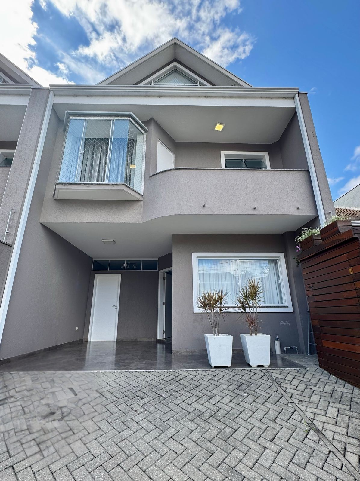 b0b61035-b46a-47be-a815-466070d99eff