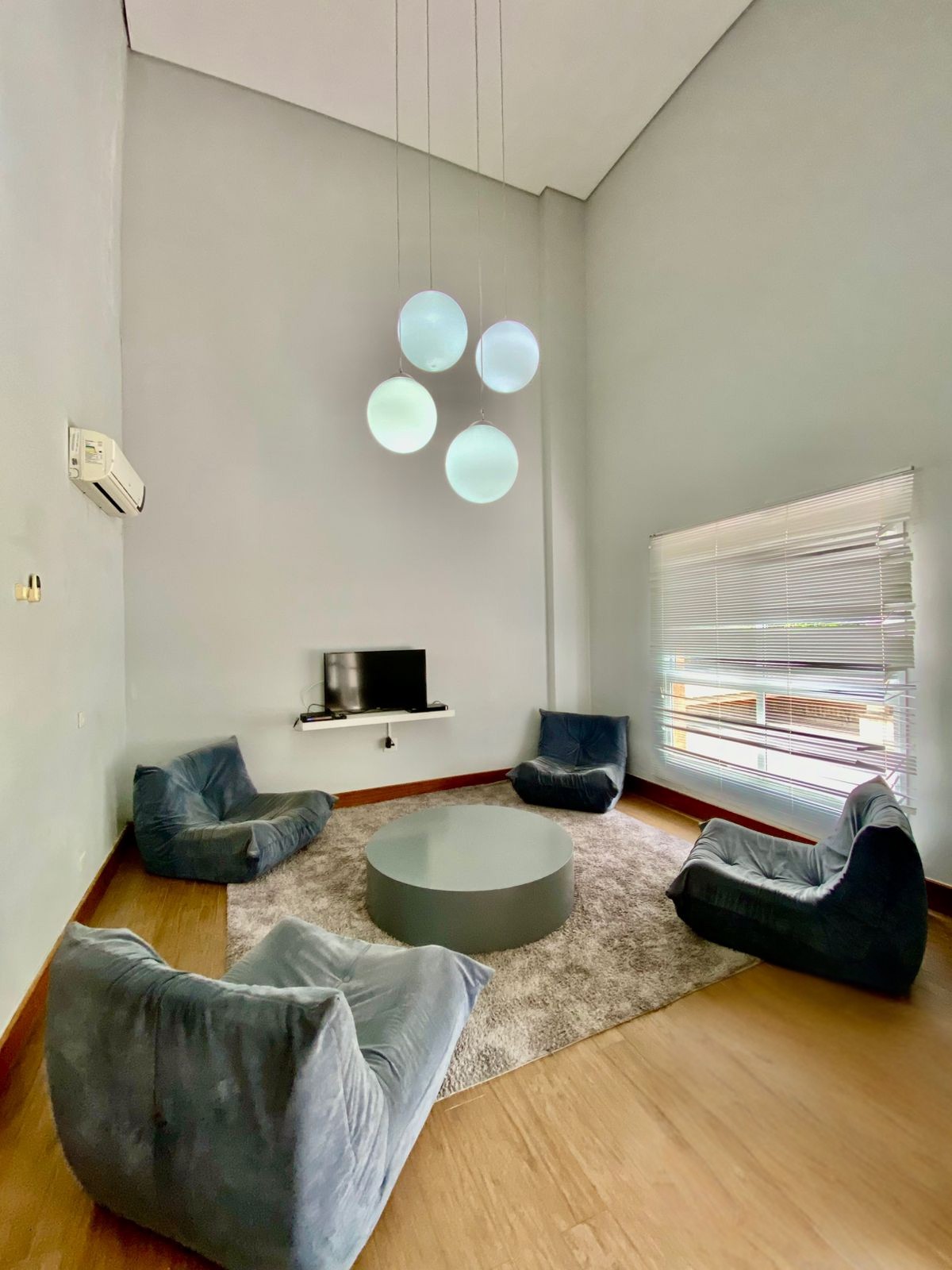 c2e623eb-fc89-434c-b8a0-9bcf2d061704